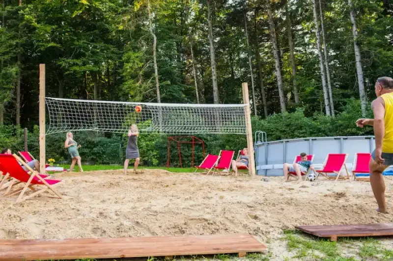 Boisko sportowe - zdjęcie 3